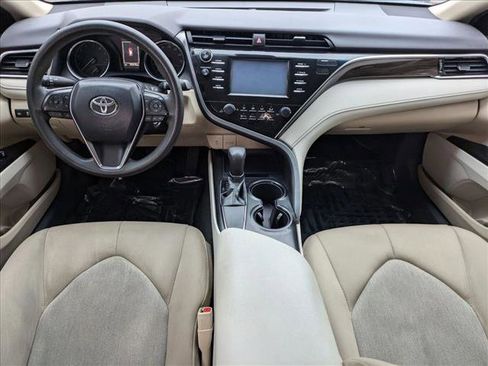 Used 2018 Toyota Camry LE image 16