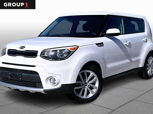 Used 2018 Kia Soul + image 1