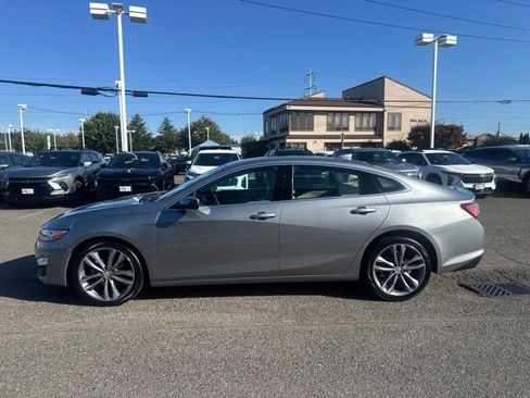 Used 2024 Chevrolet Malibu LT FWD image 2