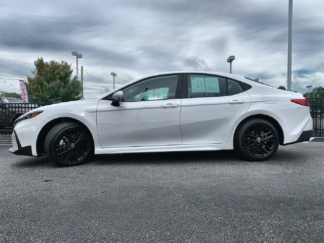 Used 2026 Toyota Camry SE FWD image 5