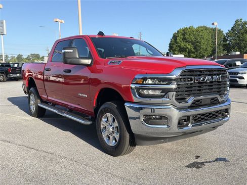 Used 2026 RAM 2500 Big Horn AWD/4WD image 3