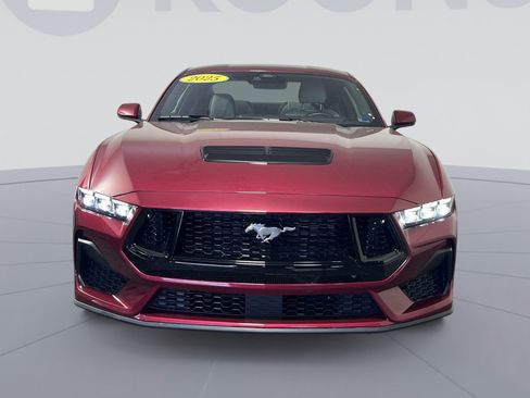 Used 2025 Ford Mustang GT Premium RWD image 4