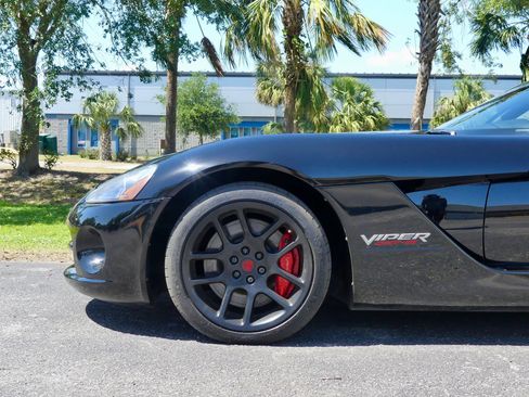 Used 2004 Dodge Viper SRT-10 image 32