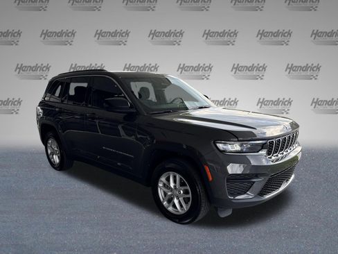 Used 2024 Jeep Grand Cherokee Laredo X RWD image 2