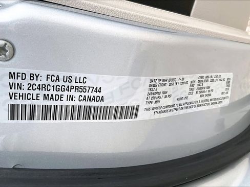 Used 2023 Chrysler Pacifica Limited image 35