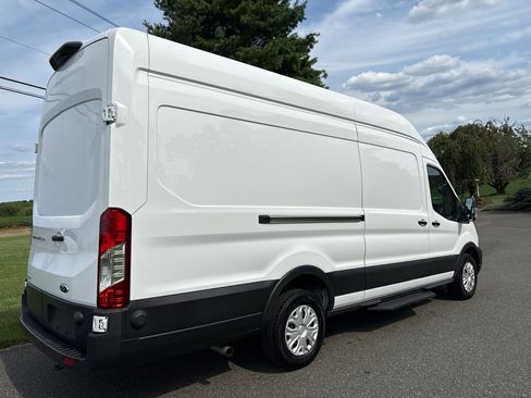 Used 2022 Ford Transit 250 148 High Roof Extended w/ Load Area Protection Package image 6