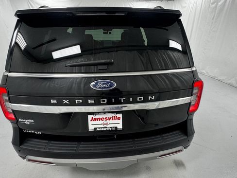 Used 2023 Ford Expedition Limited AWD/4WD image 4