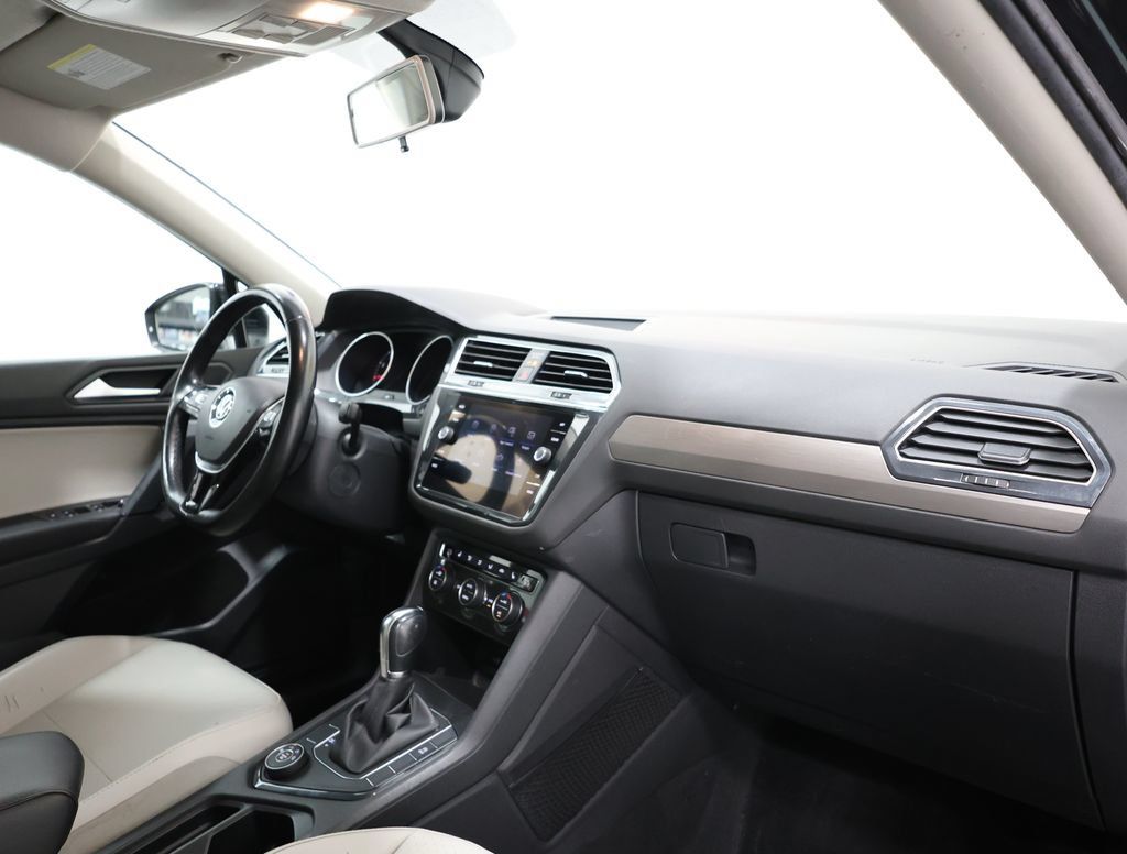 Used 2019 Volkswagen Tiguan SE w/ 3rd Row Seat Package AWD/4WD image 23