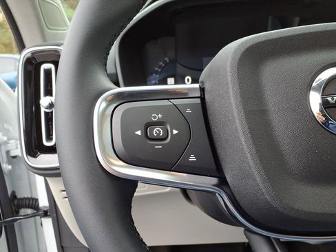 New 2026 Volvo XC40 B5 Plus w/ Protection Package Premier image 27