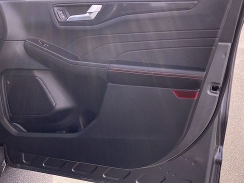 Used 2023 Ford Escape ST-Line FWD image 38