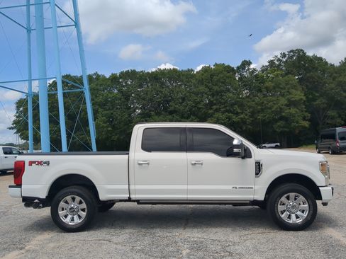 Certified 2022 Ford F250 Platinum AWD/4WD image 2