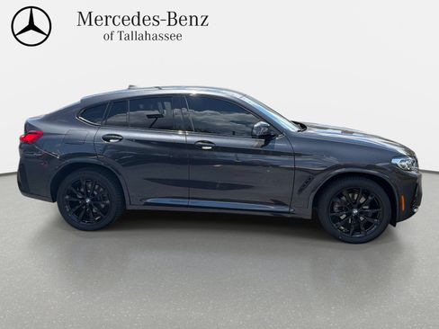 Used 2025 BMW X4 xDrive30i w/ M Sport Package AWD/4WD image 4