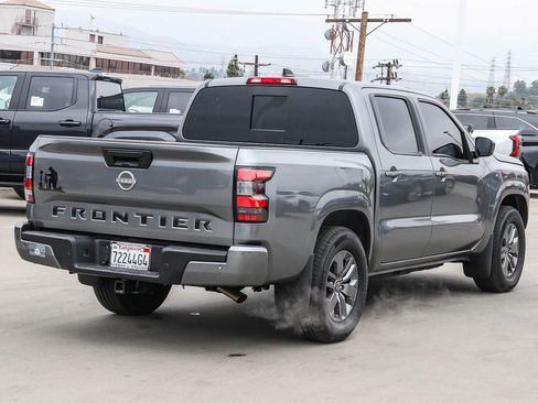 Used 2025 Nissan Frontier SV w/ SV Convenience Package RWD image 7