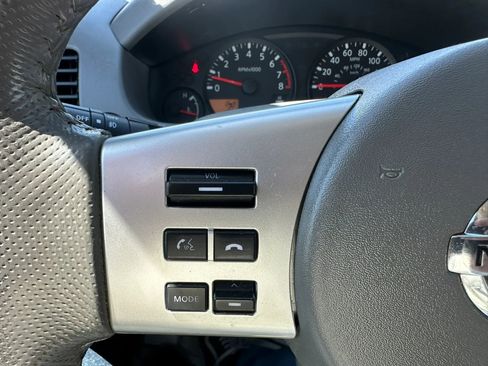 Used 2016 Nissan Frontier SV w/ SV Value Truck Package AWD/4WD image 18