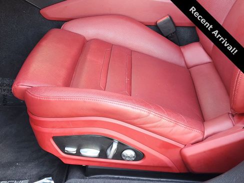 Used 2020 Porsche Panamera GTS image 23