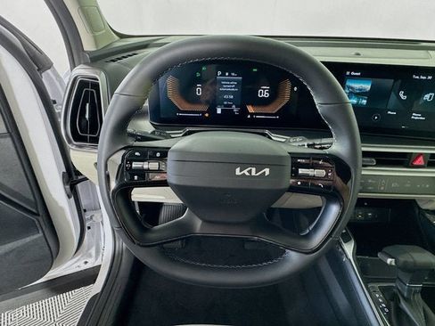 New 2026 Kia Sorento S image 11