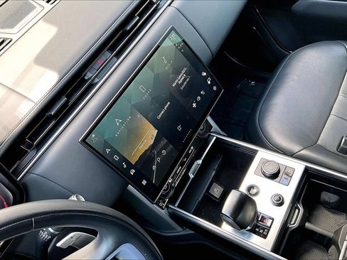 Certified 2023 Land Rover Range Rover SV AWD/4WD image 32