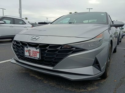 Used 2022 Hyundai Elantra SEL w/ Preferred Accessory Package