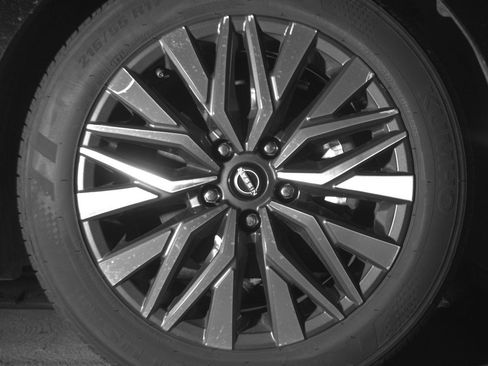 Used 2025 Nissan Altima 2.5 SV image 13