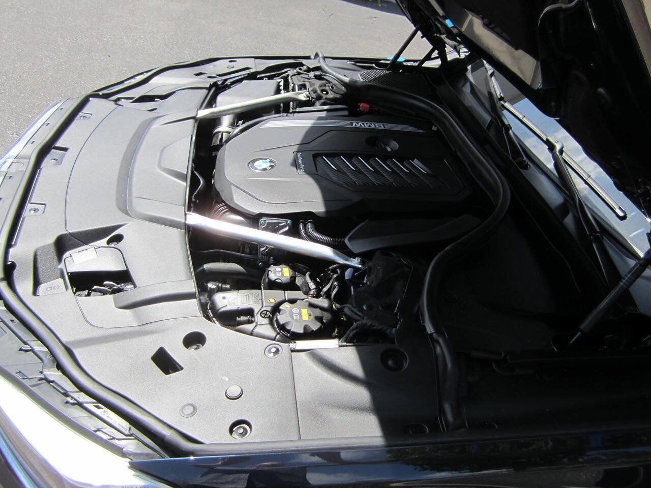 Used 2020 BMW 740i w/ Premium Package RWD image 15