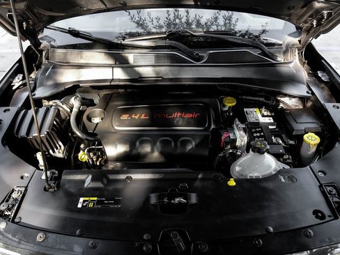 Used 2022 Jeep Compass Limited image 7