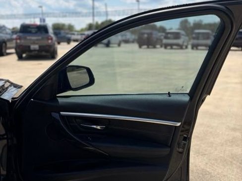 Used 2017 BMW 330i Sedan RWD image 14