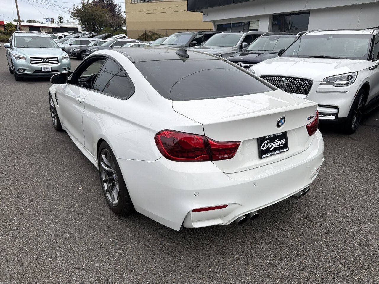 Used 2015 BMW M4 Coupe w/ Executive Package RWD image 4