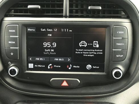 Used 2025 Kia Soul LX w/ LX Technology Package FWD image 22