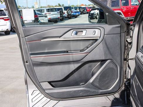 Used 2025 Ford Explorer ST-Line w/ ST-Line Street Pack AWD/4WD image 23