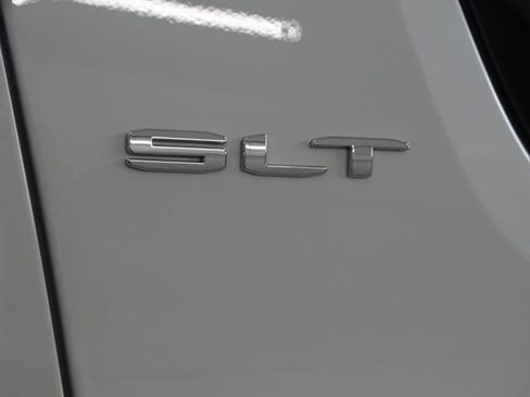 Used 2023 GMC Acadia SLT w/ Preferred Package AWD/4WD image 26