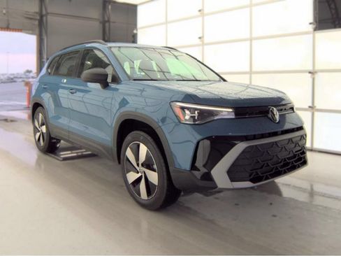 Used 2025 Volkswagen Taos S AWD/4WD image 4
