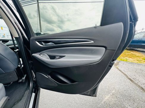 Used 2021 Buick Enclave Essence image 27