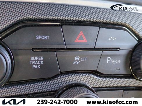 Used 2015 Dodge Challenger R/T Scat Pack w/ Leather Interior Group image 23