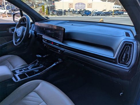 Certified 2024 Kia Sorento SX Prestige w/ Olive Brown Leather Package image 31