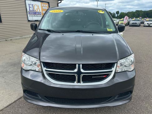 Used 2018 Dodge Grand Caravan SE w/ UConnect Hands-Free Group FWD image 2