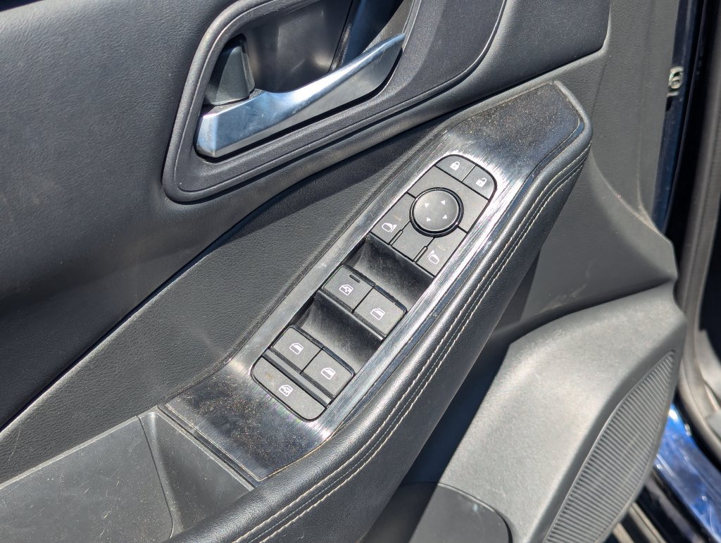 Used 2025 Nissan Rogue SV AWD/4WD image 26