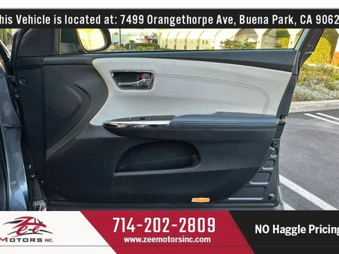 Used 2013 Toyota Avalon Limited w/ Technology Pkg FWD image 48