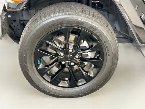 Used 2023 Jeep Wrangler Sahara AWD/4WD image 34
