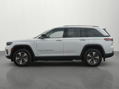 Used 2022 Jeep Grand Cherokee Limited 4xe w/ Luxury Tech Group II AWD/4WD image 4