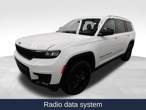 Used 2024 Jeep Grand Cherokee L Altitude image 6