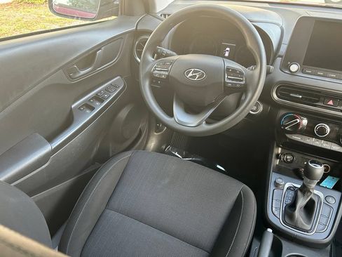 Used 2023 Hyundai Kona SEL AWD/4WD image 9