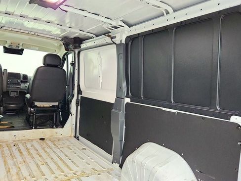 Used 2025 RAM ProMaster 2500 w/ Convenience Group FWD image 21