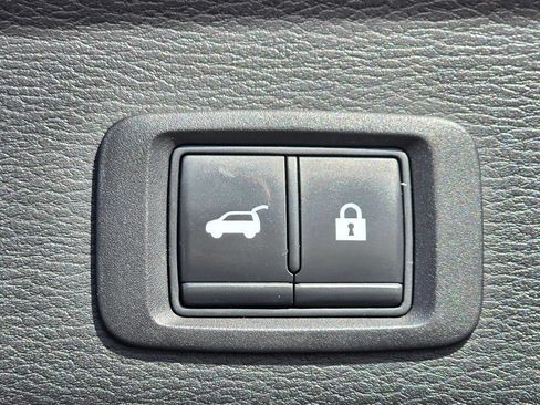 Used 2022 Mitsubishi Outlander SE AWD/4WD image 19