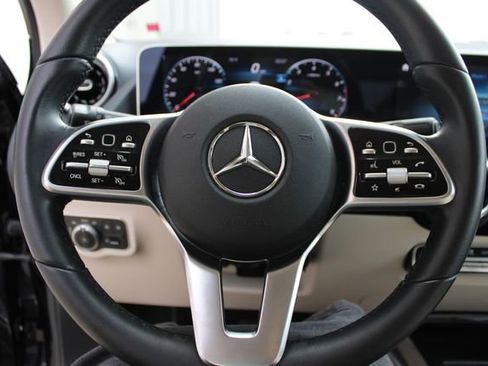 Used 2021 Mercedes-Benz GLA 250 4MATIC image 10