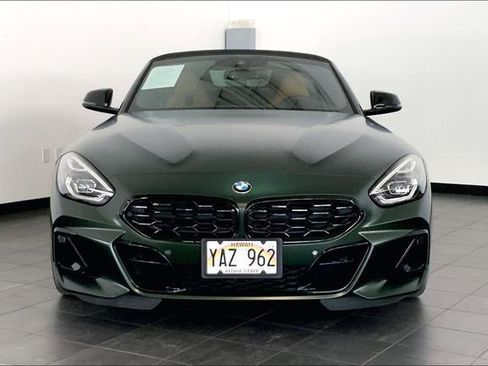 Used 2025 BMW Z4 M40i w/ Edition image 3