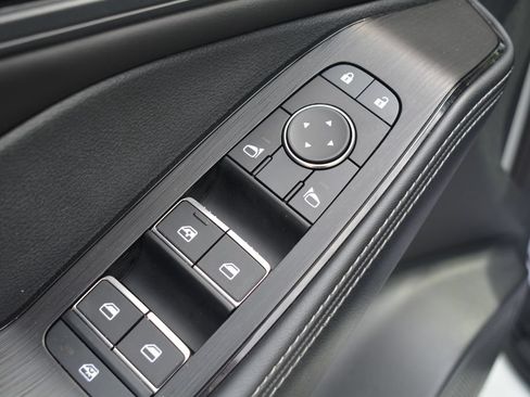 Used 2023 Nissan Rogue SL AWD/4WD image 9