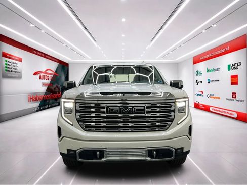 Used 2023 GMC Sierra 1500 Denali w/ Denali Reserve Package AWD/4WD image 3