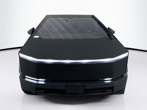 Used 2024 Tesla Cybertruck AWD Crew Cab image 9