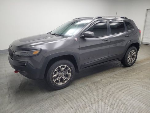 Used 2020 Jeep Cherokee Trailhawk w/ Cold Weather Group AWD/4WD image 2