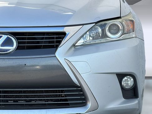 Used 2015 Lexus CT 200h w/ Navigation Package FWD image 12